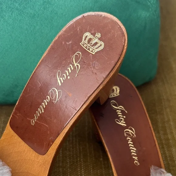 Juicy Couture Wooden Heel Mules with Gold Chain - Picture 4 of 12